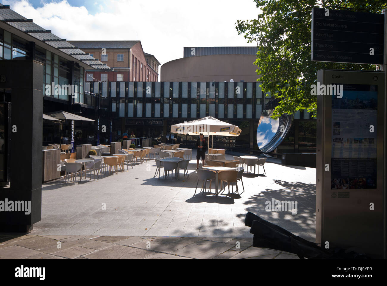 Die Nottingham Playhouse und Sky Mirror, Wellington, Zirkus, Nottingham, England, UK. Stockfoto