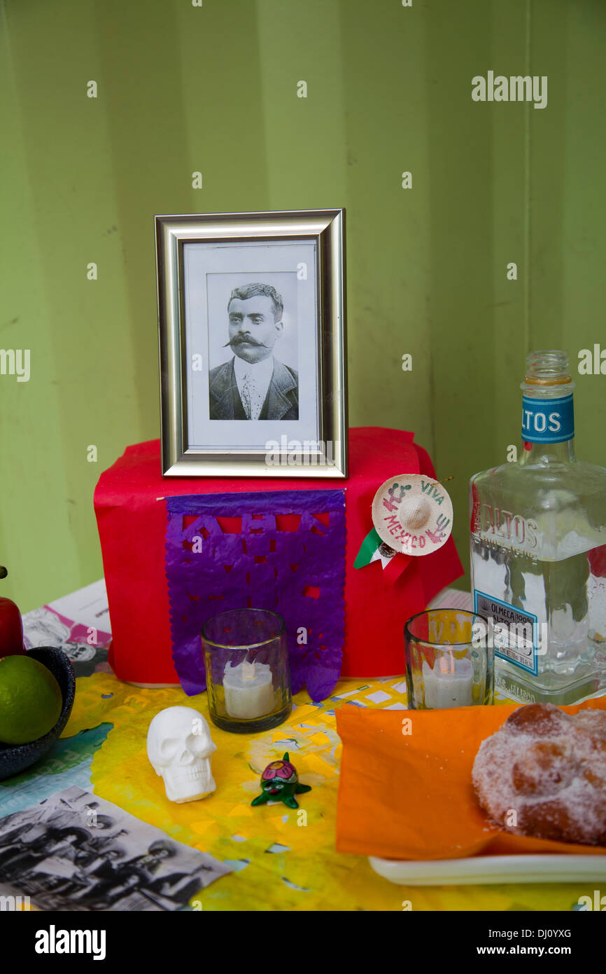 Tag der Toten Ofrenda in Wahaca Restaurant in London, Southbank - Vereinigtes Königreich Stockfoto