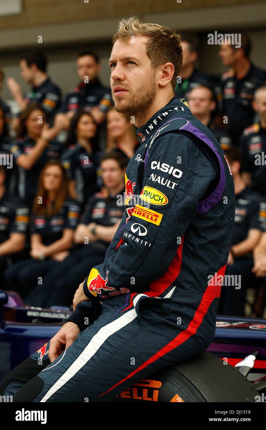 Austin, Texas, USA. 17. November 2013. 17.11.2013 Austin, TX. USA. Sebastian Vettel im Fahrerlager vor dem Formel 1 United States Grand Prix Circuit of the Americas in Austin, Texas. © Ralph Lauer/ZUMAPRESS.com/Alamy Live-Nachrichten Stockfoto