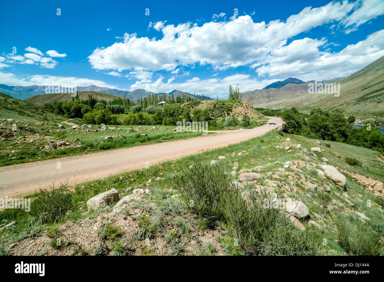 Straße in Kirgisistan Stockfoto