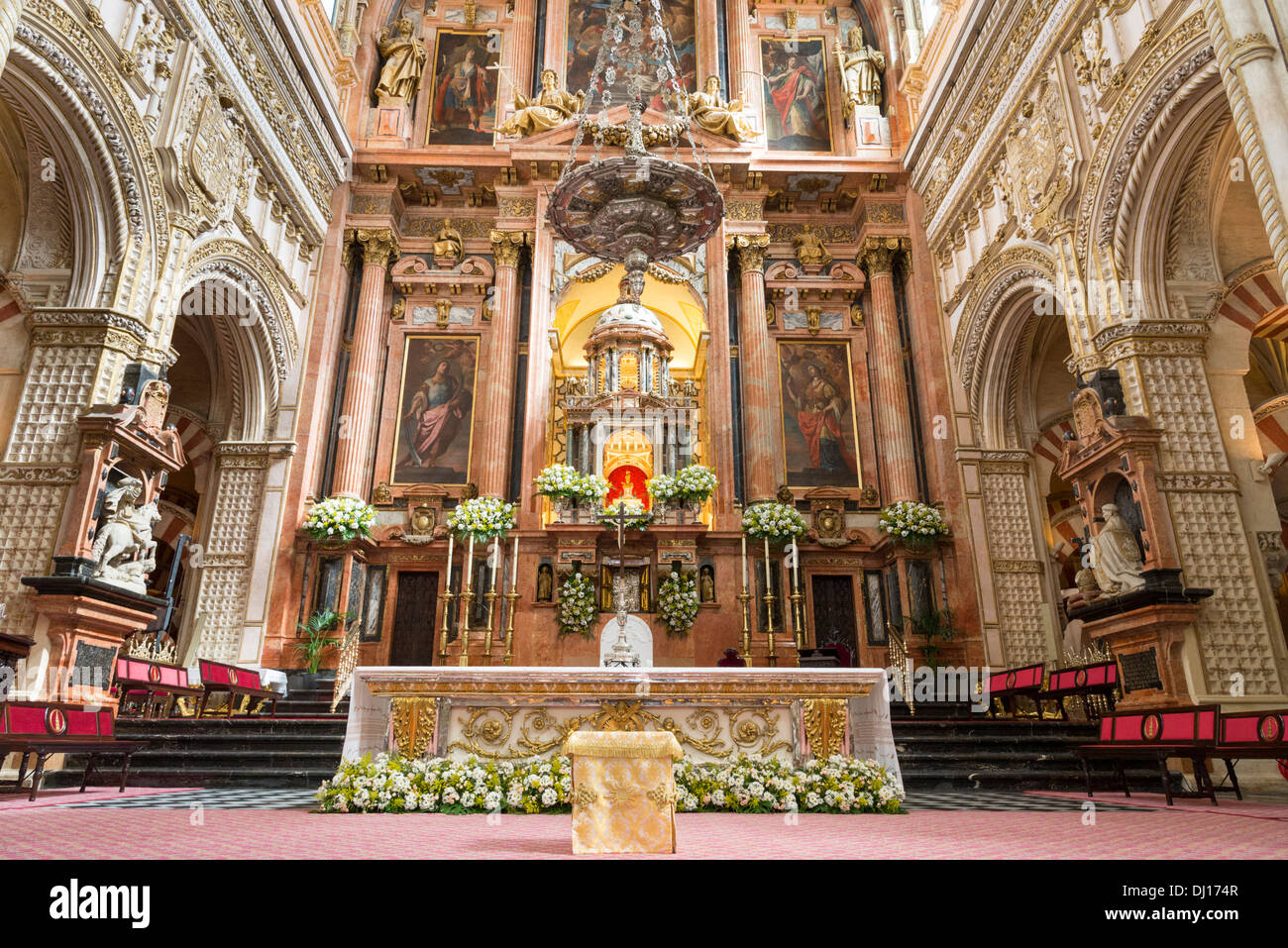 Katholischen Altar im Inneren der Moschee-Kathedrale von Córdoba, Andalusien, Spanien Stockfoto