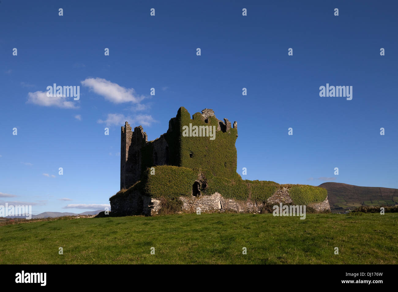 Ballycarberry Burg, die etwa aus dem 16. Jahrhundert, in der Nähe von Caherciveen, Ring of Kerry, County Kerry, Irland Stockfoto