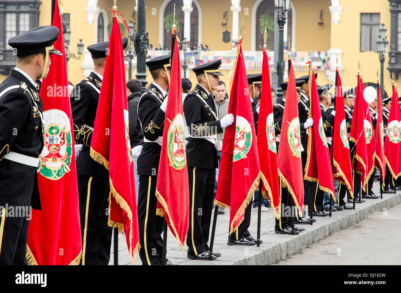 Militärparade in der Plaza de Armas in Lima, Peru. Stockfoto