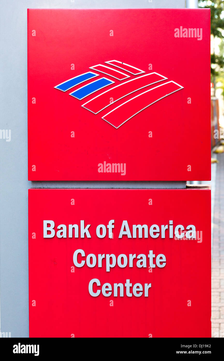 Melden Sie sich außerhalb der Bank of America-Unternehmenszentrale in der North Tryon Street in der Innenstadt von Charlotte, North Carolina, USA Stockfoto