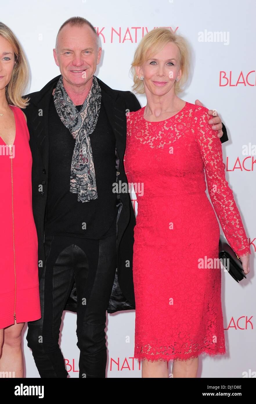 New York, NY, USA. 18. November 2013. Sting Trudie Styler im Ankunftsbereich für schwarze Krippe Premiere, Apollo Theater, New York, NY 18. November 2013. Bildnachweis: Gregorio T. Binuya/Everett Collection/Alamy Live-Nachrichten Stockfoto