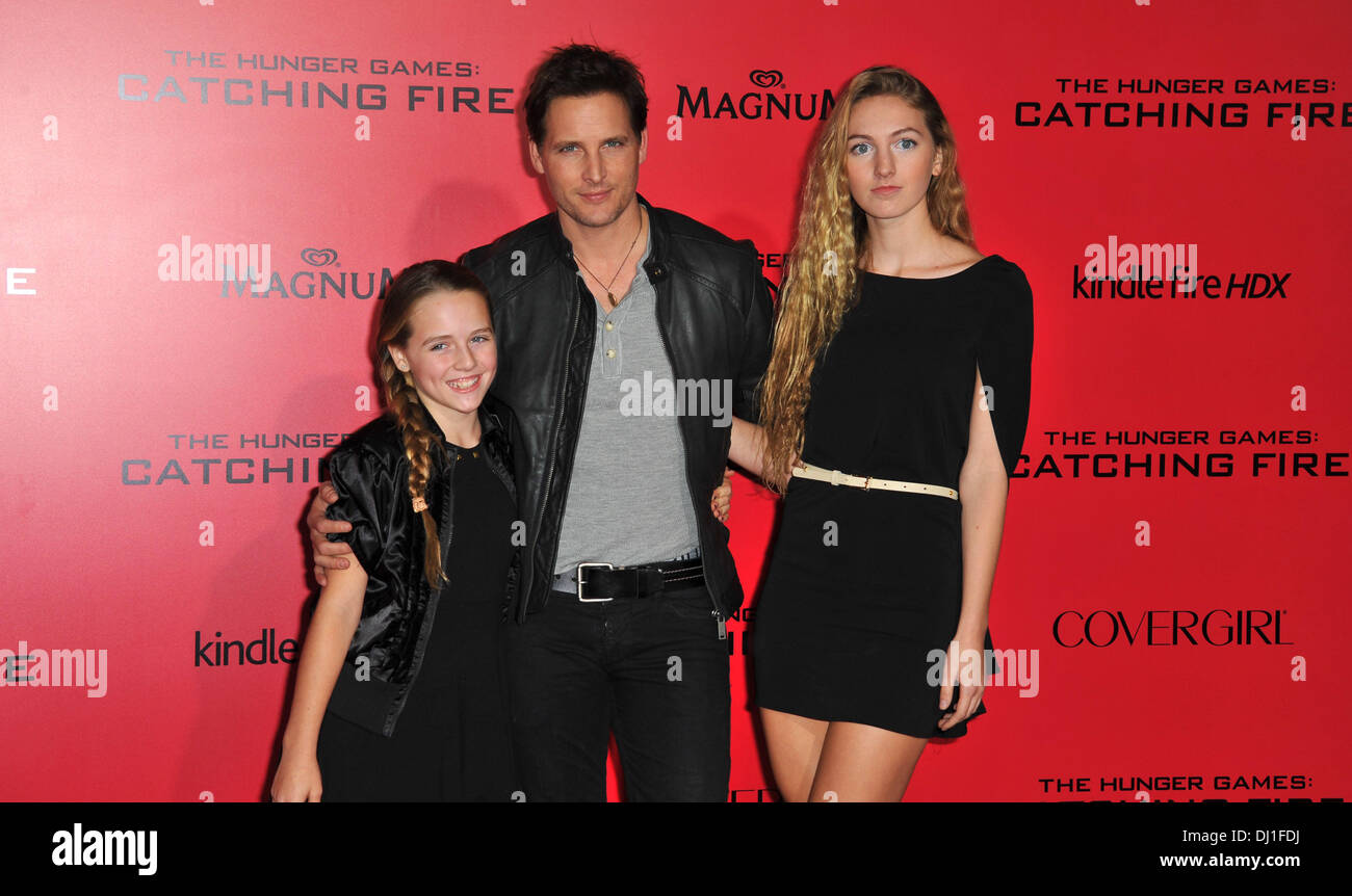 Los Angeles, Kalifornien, USA. 18. November 2013. Peter Facinelli, Luca Bella Facinelli Teilnahme an der Los Angeles Premiere von '' The Hunger Games: Catching Fire'' im Nokia Theatre L.A. Live in Los Angeles, Kalifornien am 18. November 2013 statt. 2013 (Kredit-Bild: © D. Long/Globe Photos/ZUMAPRESS.com) Stockfoto