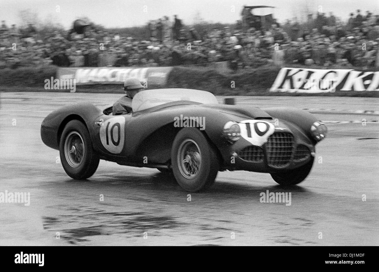 Reg Parnell in der Lagonda V12 im Sportwagen-Rennen bei der International Trophy treffen, Silverstone, England 1954. Stockfoto