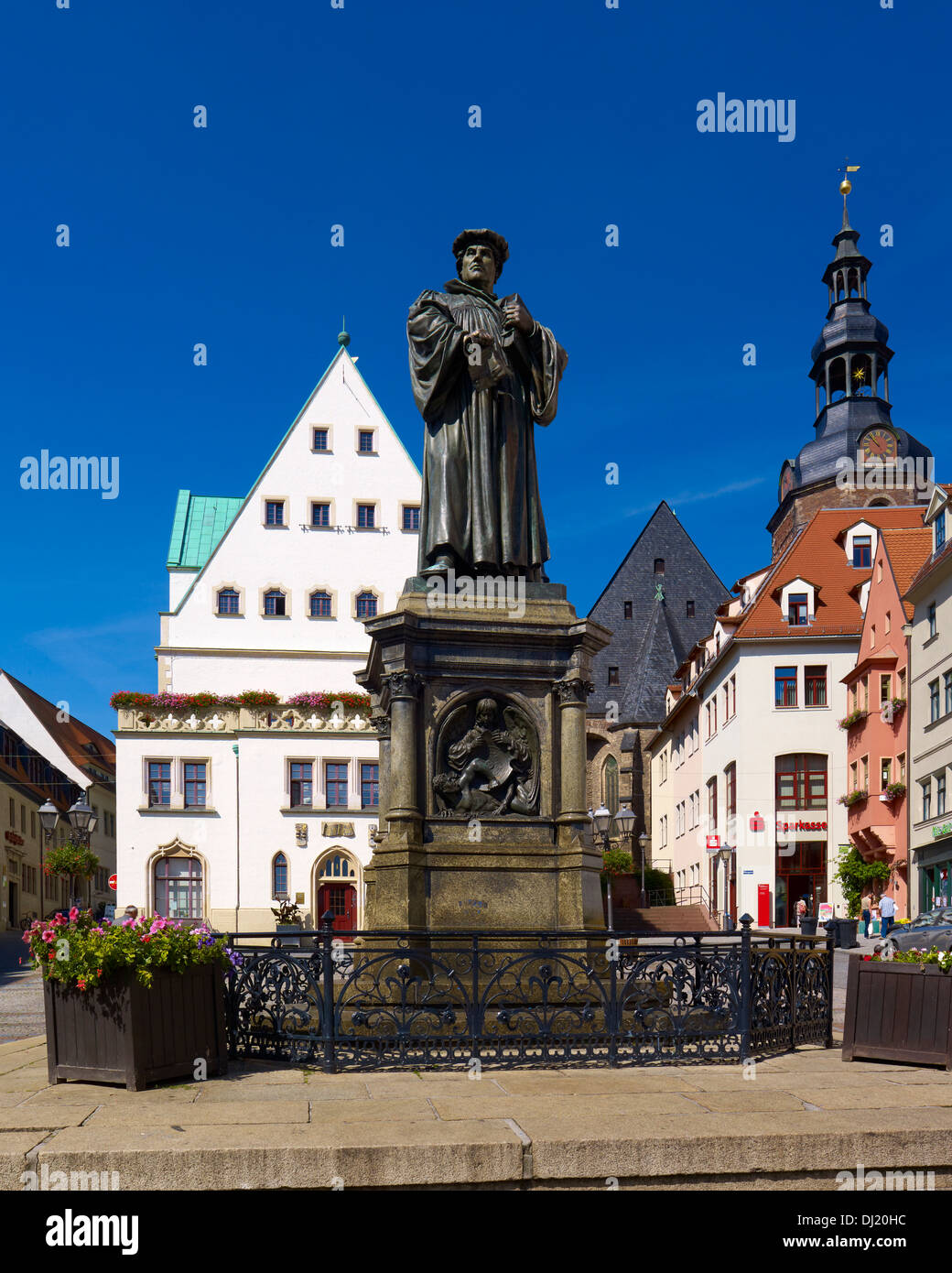 Luther-Denkmal, Rathaus und St.-Andreas Kirche, Eisleben, Sachsen-Anhalt Deutschland Stockfoto
