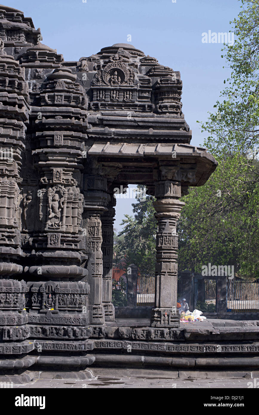 Shiv Mandir, Ambarnath, Maharashtra, Indien. Gesamtansicht mit südlichen Eingang. Stockfoto