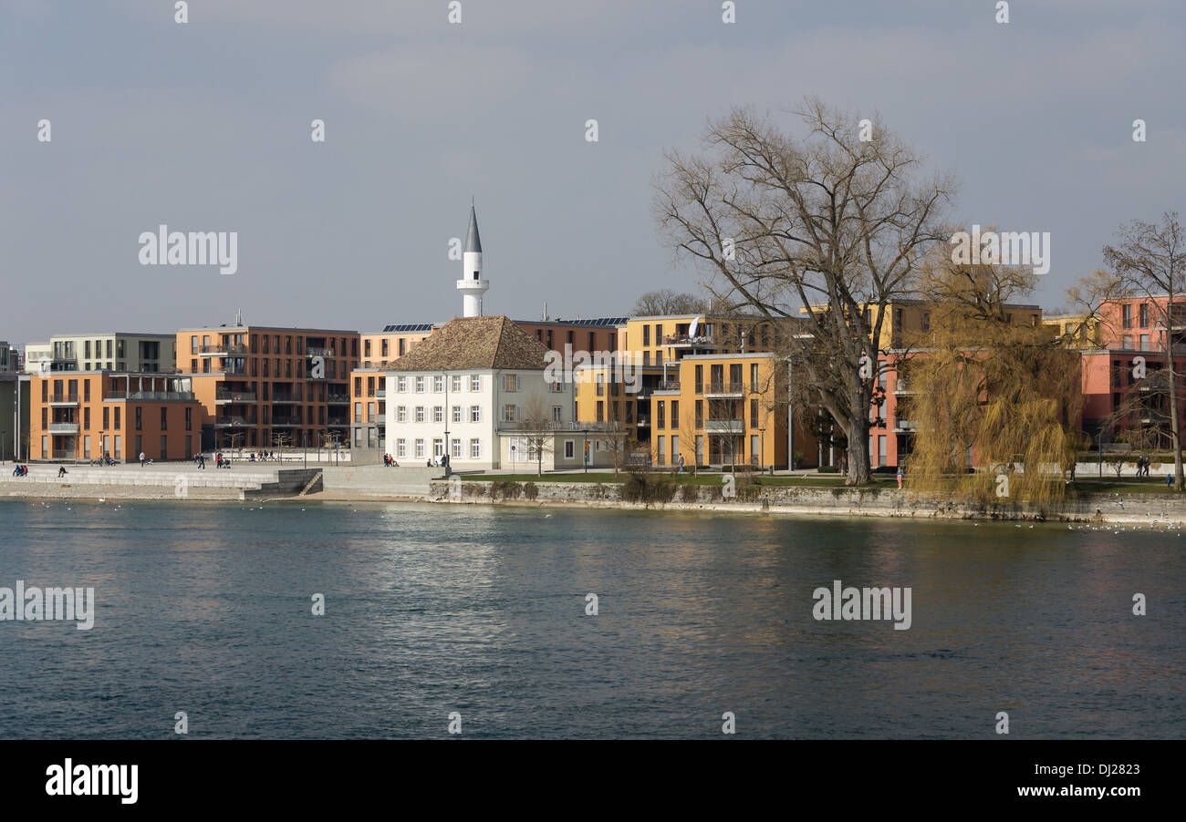 Konstanz, Deutschland: Moderne Nachbarschaft auf dem Rhein Stockfoto