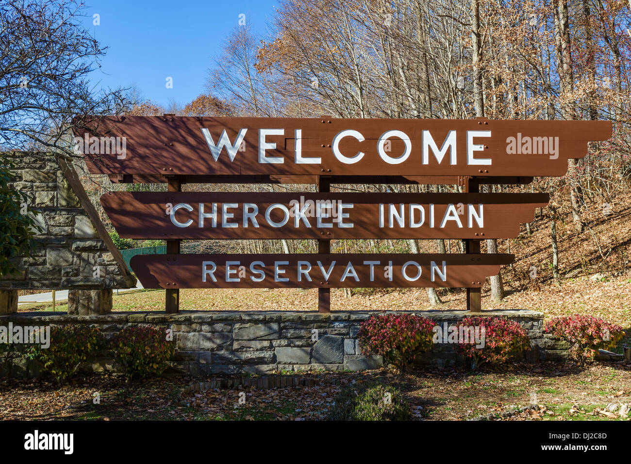 Willkommensschild der Cherokee Indian Reservation, Cherokee, North Carolina, USA Stockfoto