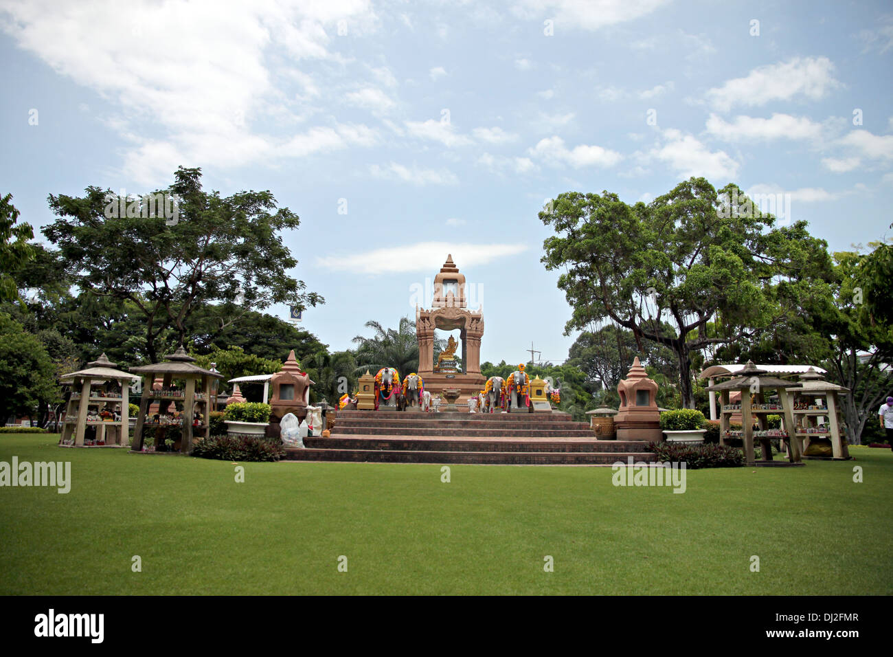 Goldene Statue von Brahma befindet sich im Park und Platz Menschen zu verehren. Stockfoto