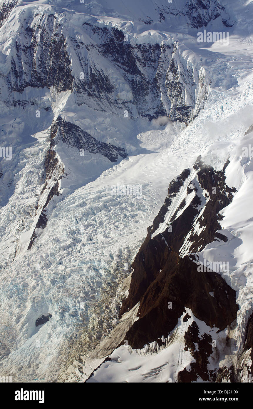 schneebedeckte Berge im Inneren Alaska Stockfoto