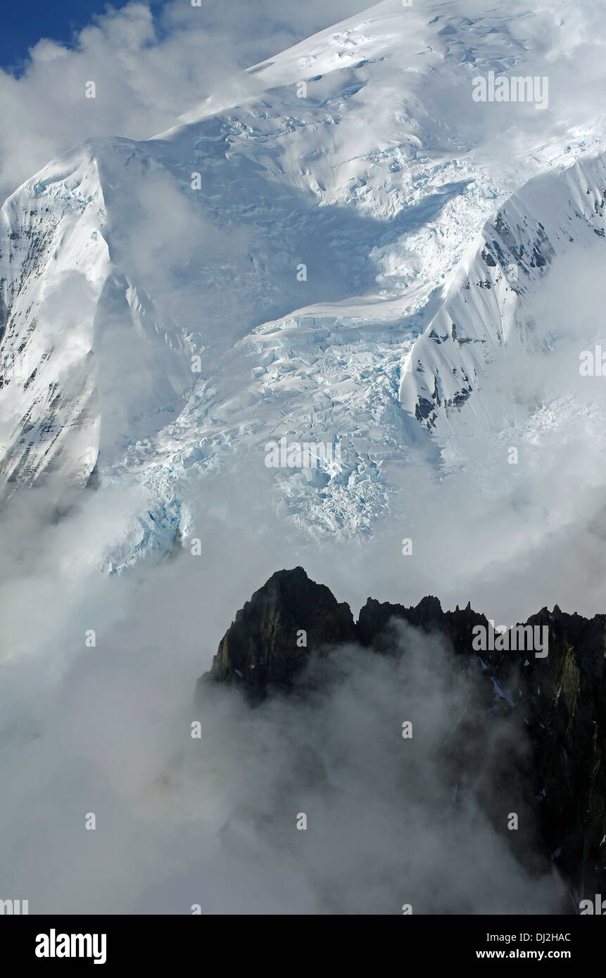 schneebedeckte Berge im Inneren Alaska Stockfoto