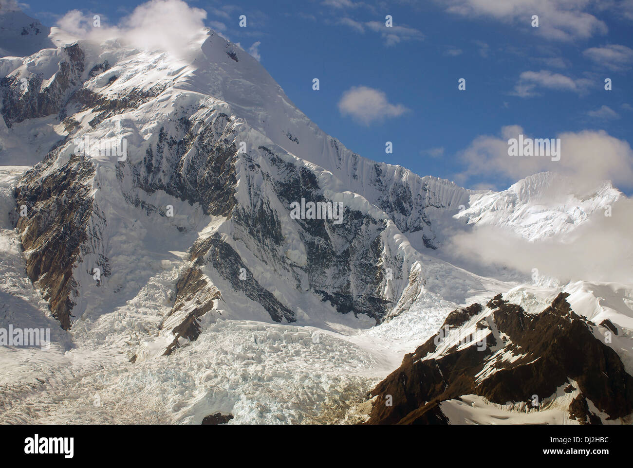 schneebedeckte Berge im Inneren Alaska Stockfoto
