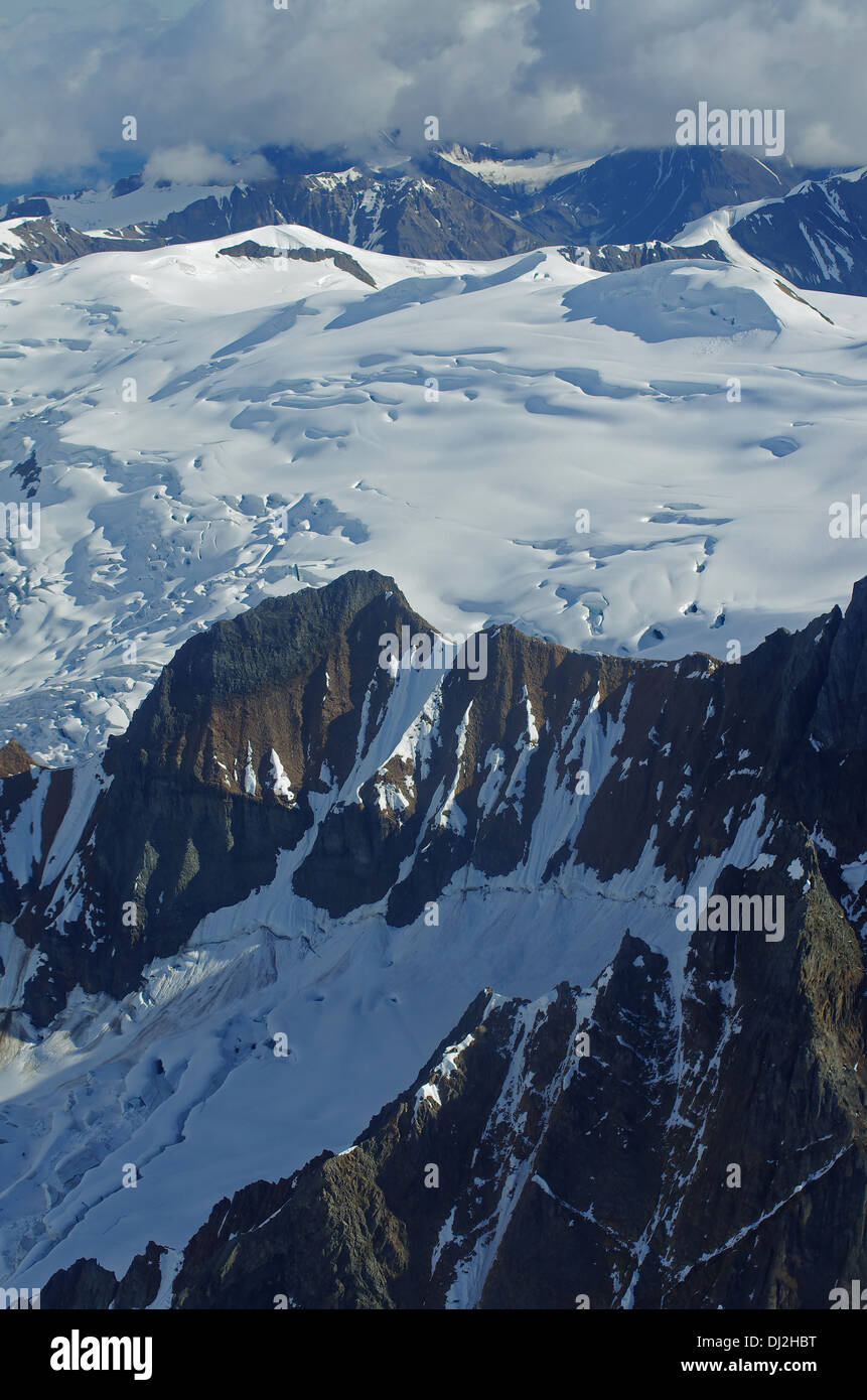 schneebedeckte Berge im Inneren Alaska Stockfoto