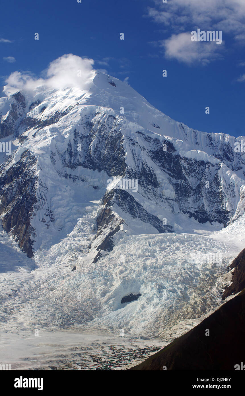 schneebedeckte Berge im Inneren Alaska Stockfoto