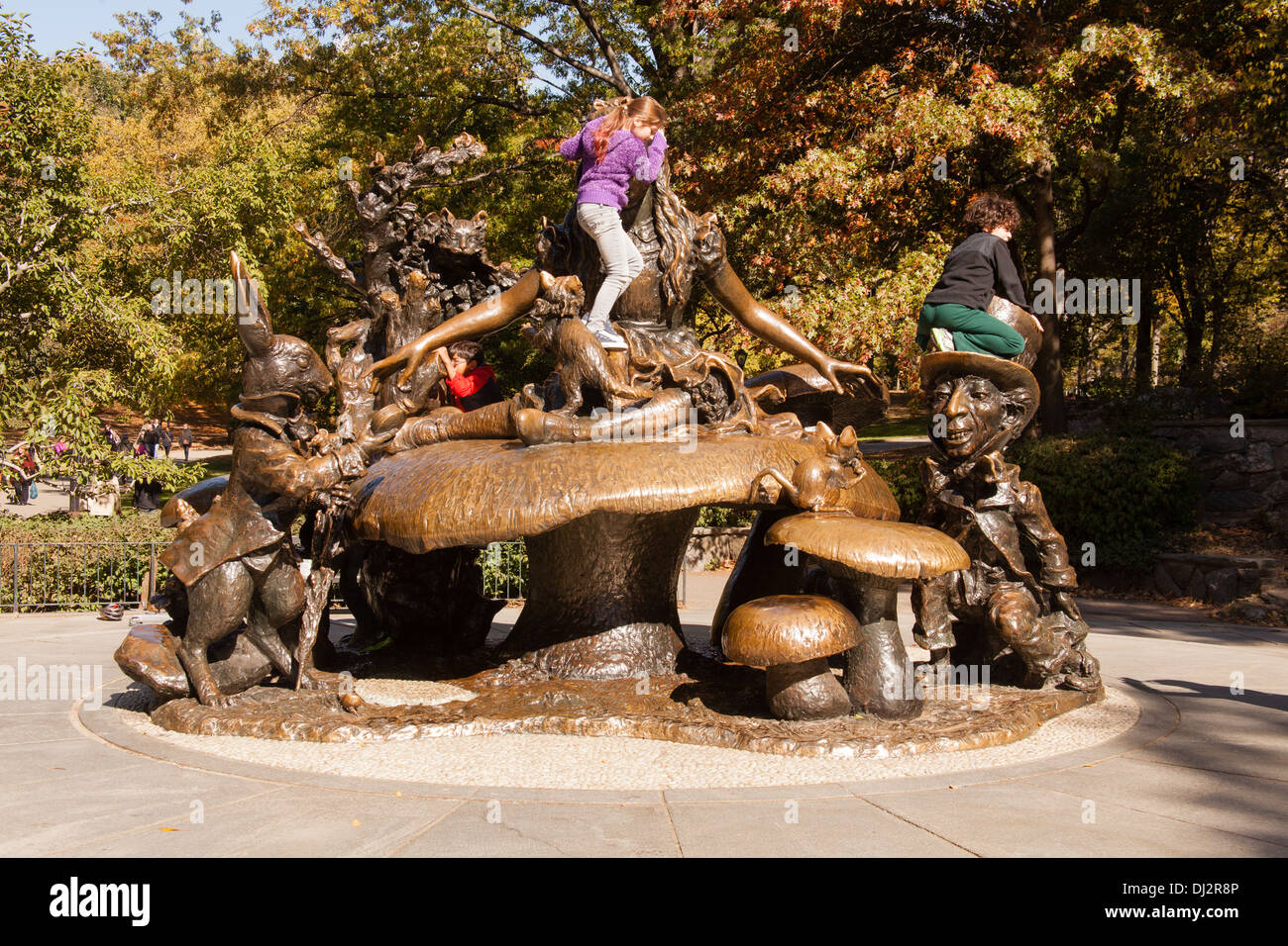 Alice im Wunderland Statue, Central Park, Manhattan, New York City, Vereinigte Staaten von Amerika. Stockfoto