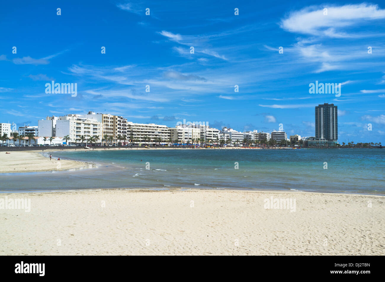 dh Strand ARRECIFE LANZAROTE Arrecife Stadtstrand Skyline von Gebäuden Stockfoto