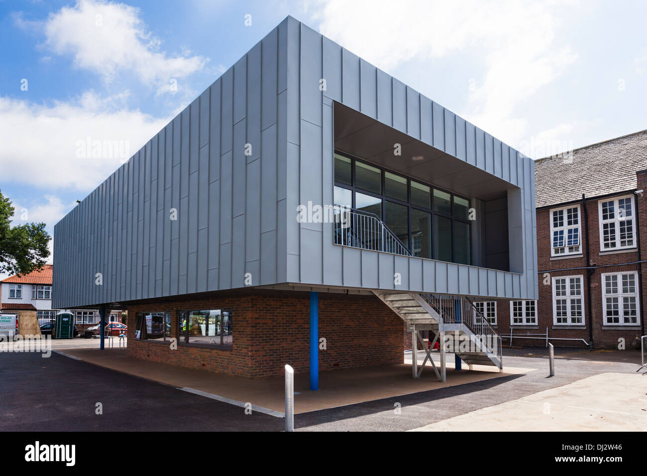 Moderne Wissenschaft Schulerweiterung Gebäude außen. Stockfoto