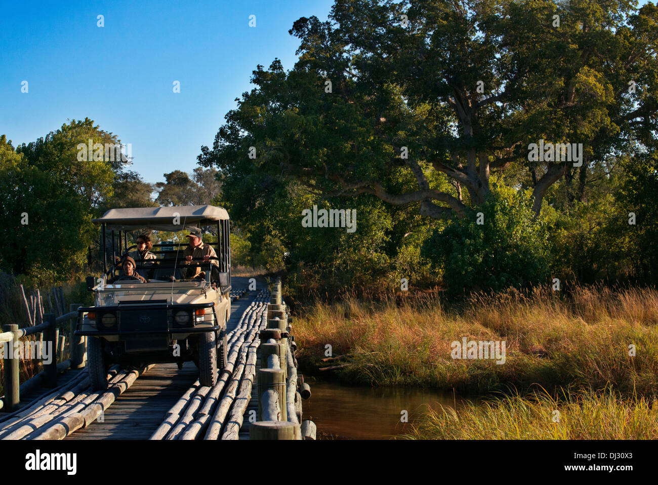 In Ihrer Nähe das Tor zum Okavango Delta Camp in der Nähe von Khwai River Lodge von Orient-Express in Botswana im Moremi Spiel Stockfoto