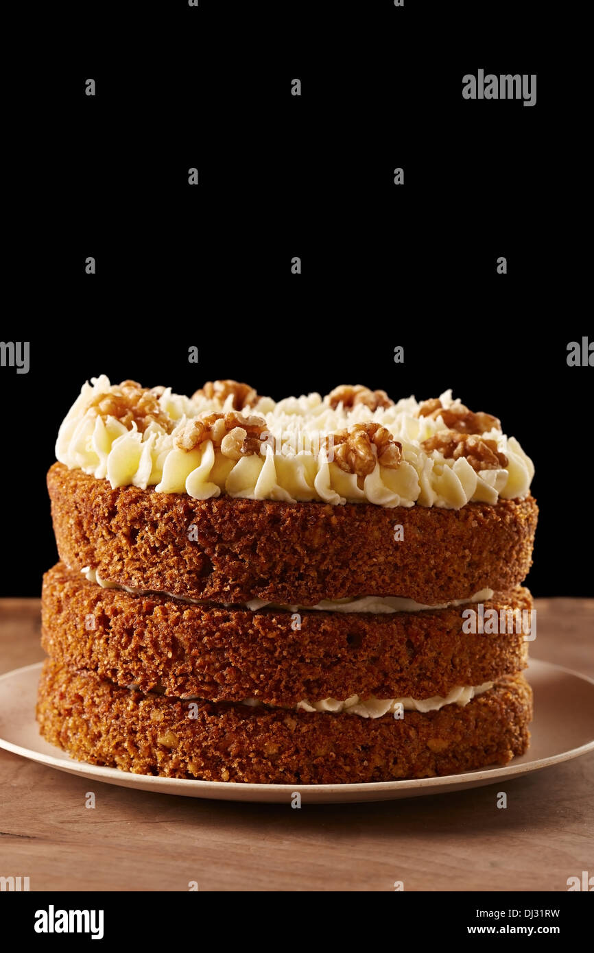 Hausgemachte Karotte Kuchen Torte auf schwarzem Hintergrund Stockfoto