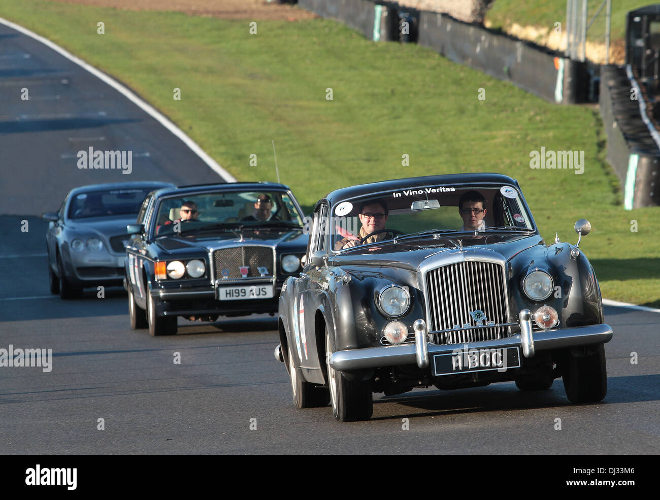 Drei Generationen von Bentley Automobil zum Jahresbeginn 2013 laufen Beaujolais begibt sich von Brands Hatch Stockfoto