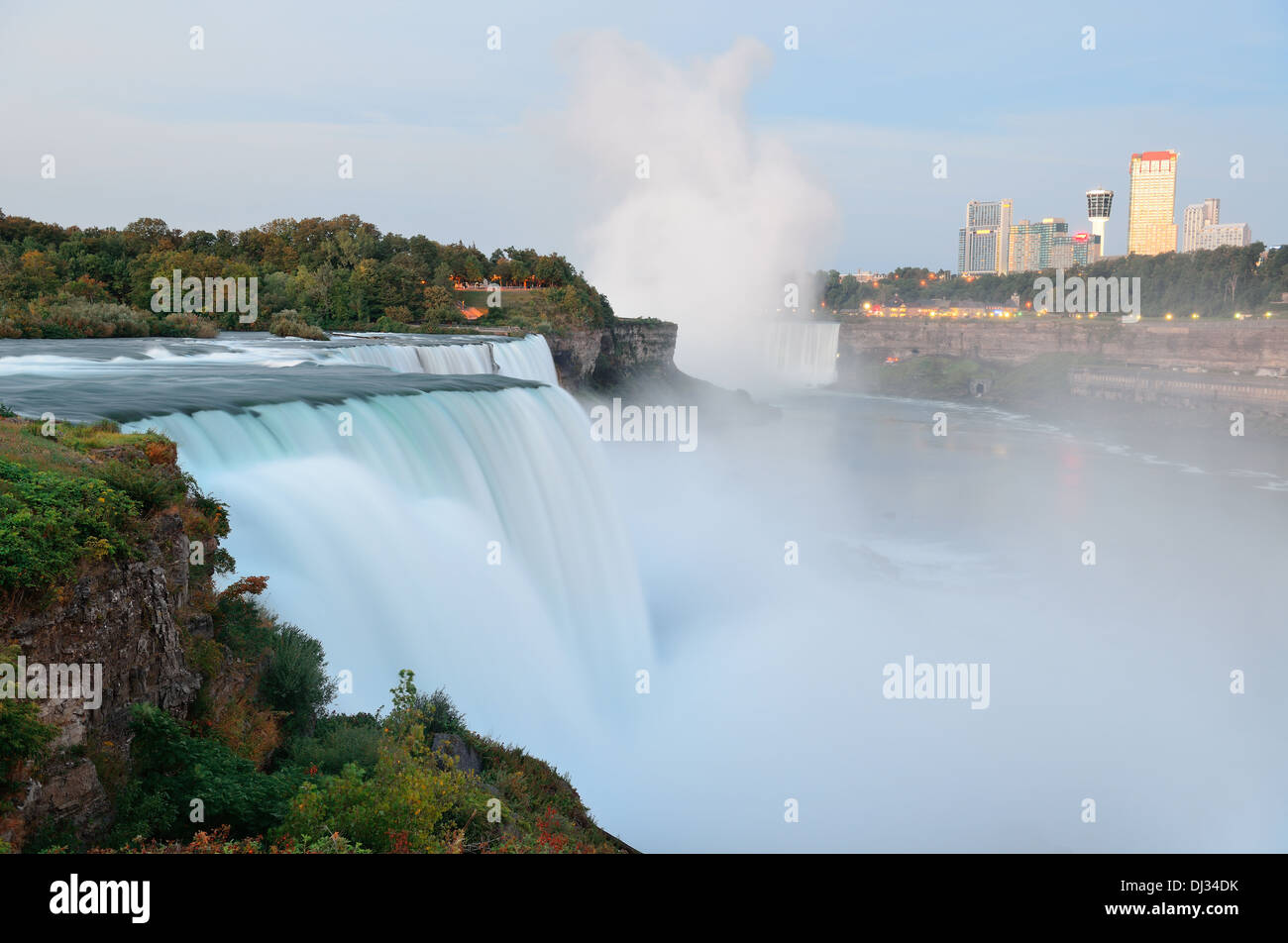 Niagarafälle-Sonnenaufgang in der Morgen-Nahaufnahme Stockfoto
