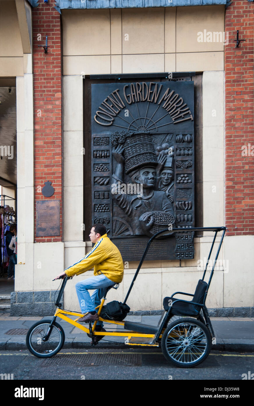 Fahrradrikscha in Covent Garden in London Stockfoto