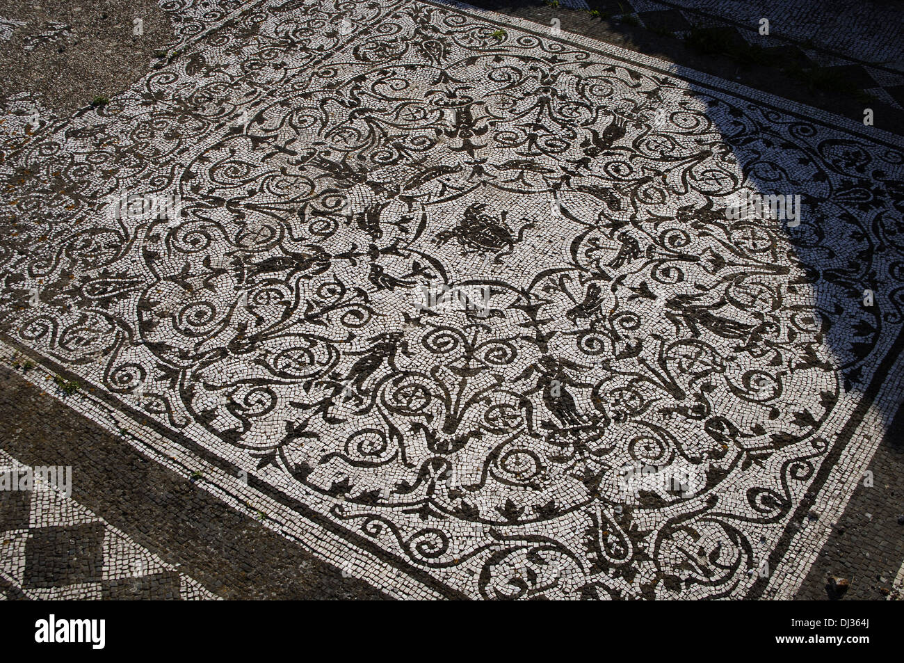 Italien. Ostia Antica. Haus von Bacchus und Ariadne. Bodenmosaik. Medusa. Stockfoto