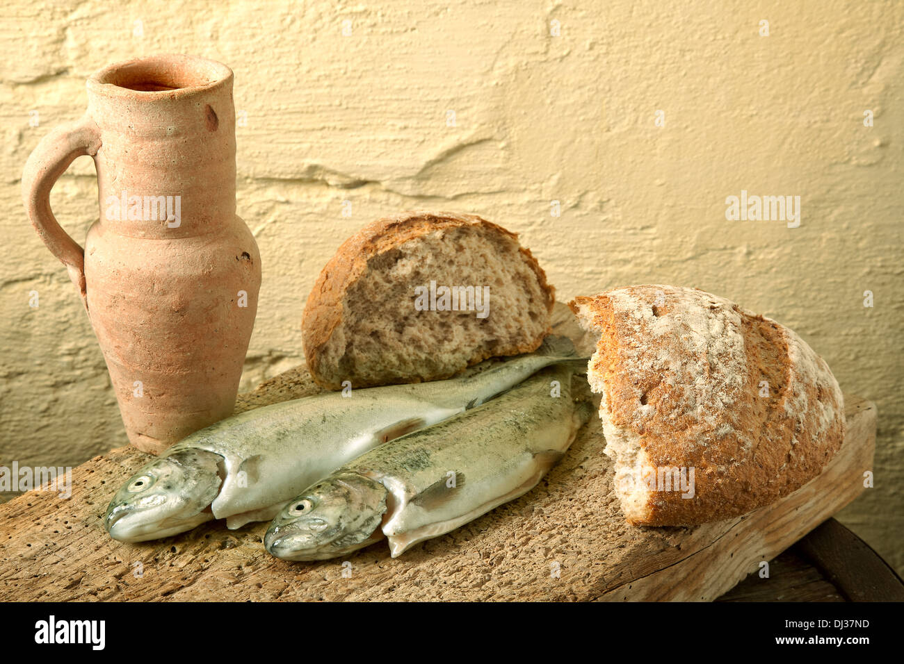 Fisch, Brot und Wein als Symbol für Jesus Leben Stockfoto