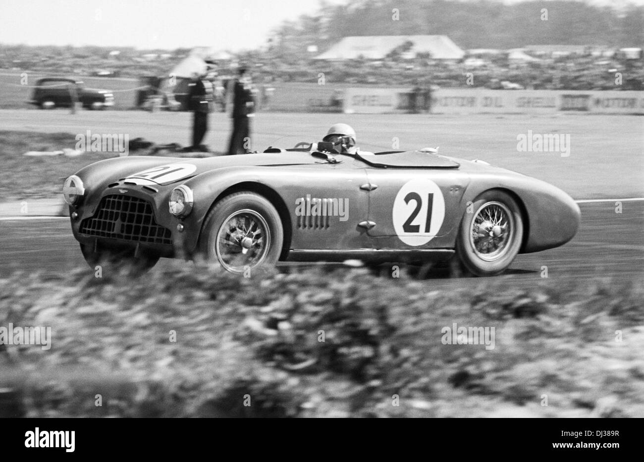 Reg Parnell in einem Aston Martin DB3 belegte 3. Platz bei der International Trophy, Silverstone, England 9. Mai 1953. Stockfoto