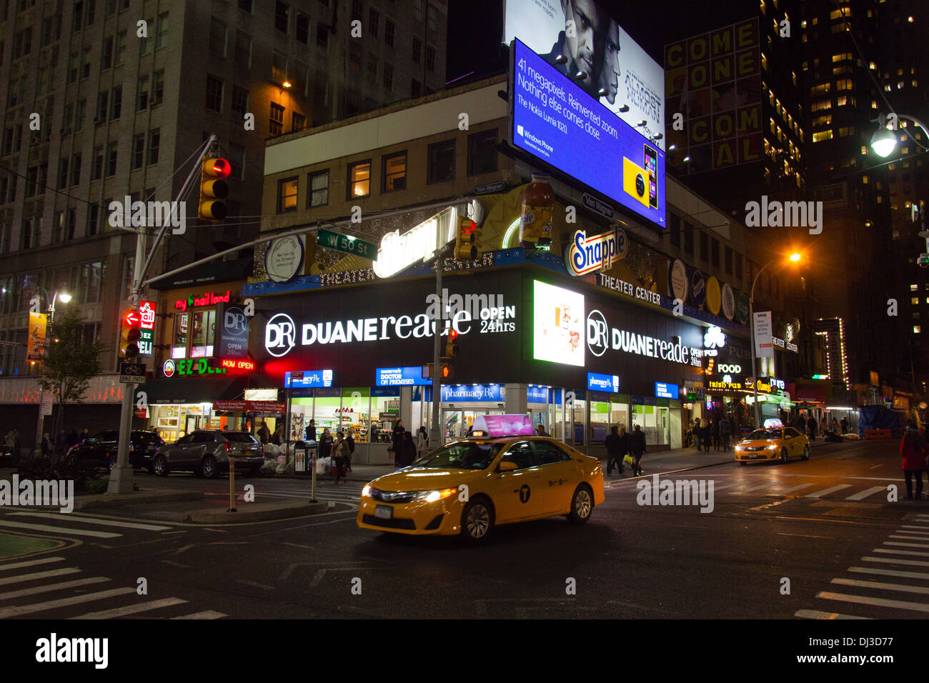 Duane Reade Apotheke, Times Square, New York City, Vereinigte Staaten von Amerika. Stockfoto