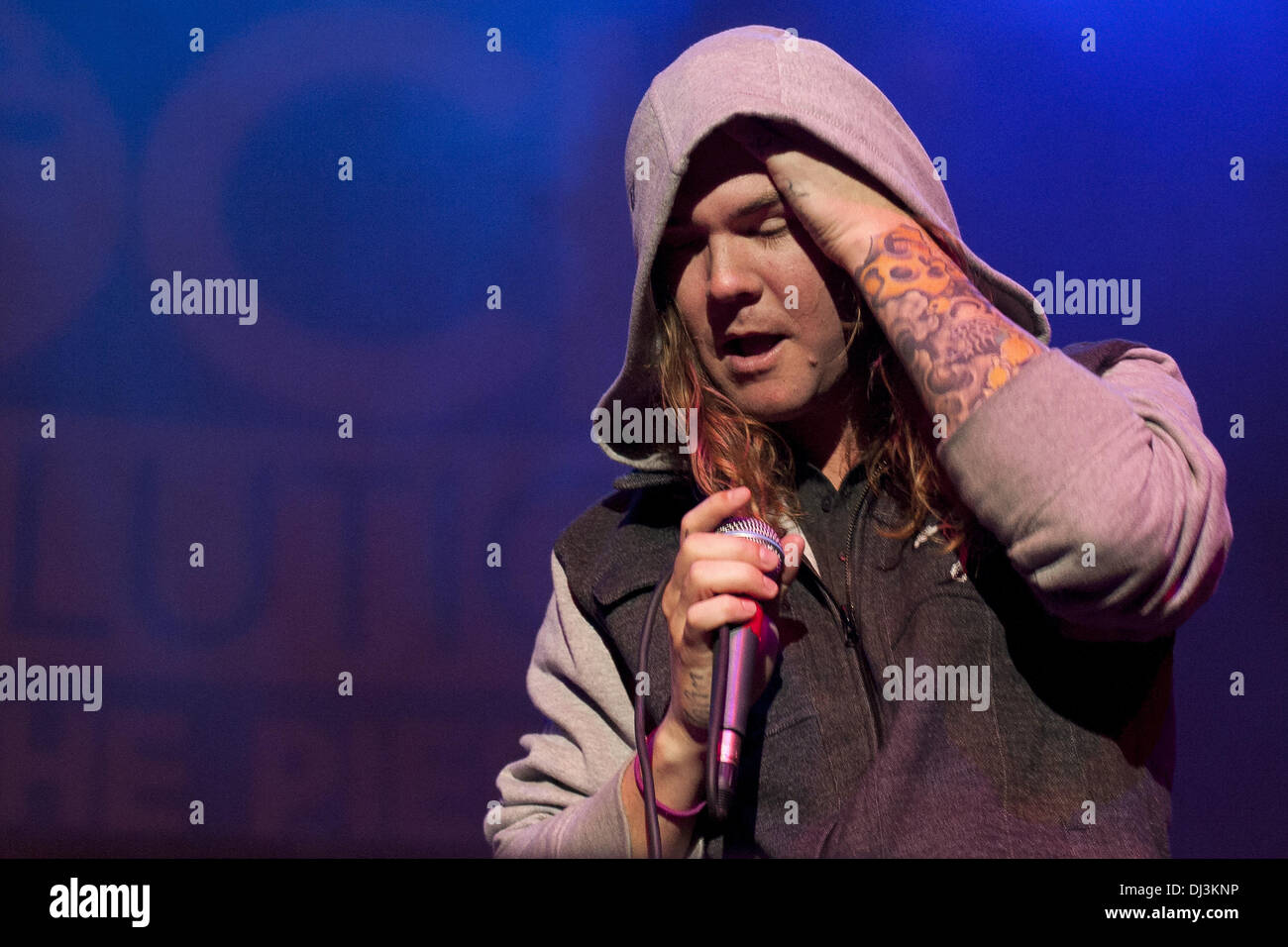 Chicago, Wisconsin, USA. 31. Dezember 2010. Sänger JARED WATSON von der schmutzigen Köpfe führt am Navy Pier in Chicago, Illinois © Daniel DeSlover/ZUMAPRESS.com/Alamy Live-Nachrichten Stockfoto