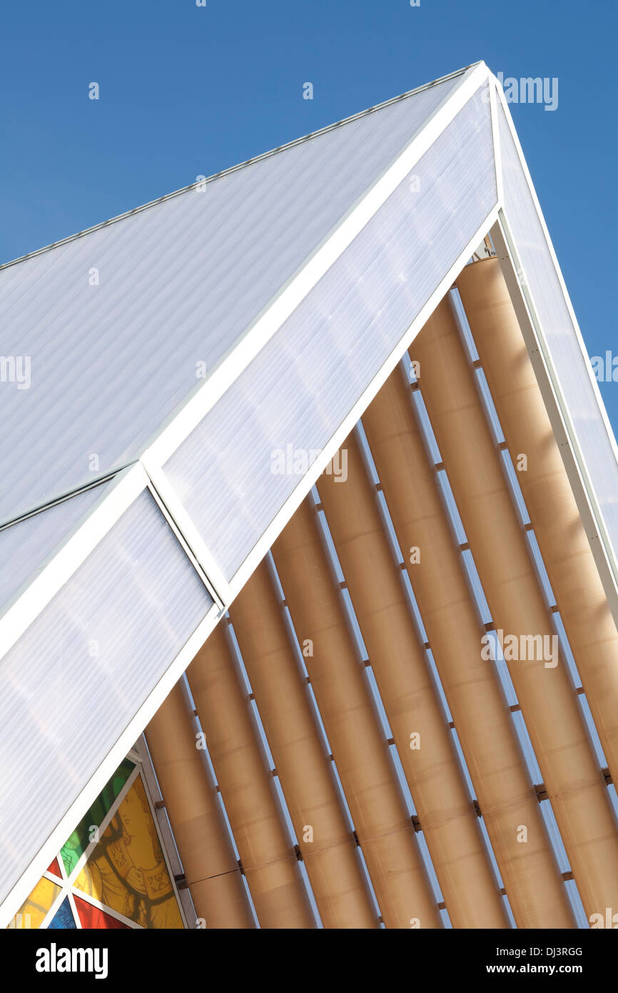 Übergangszeit Kathedrale, Karton Kathedrale, Christchurch, Neuseeland. Architekt: Shigeru Ban, 2013. Äußere Details des Daches ein Stockfoto