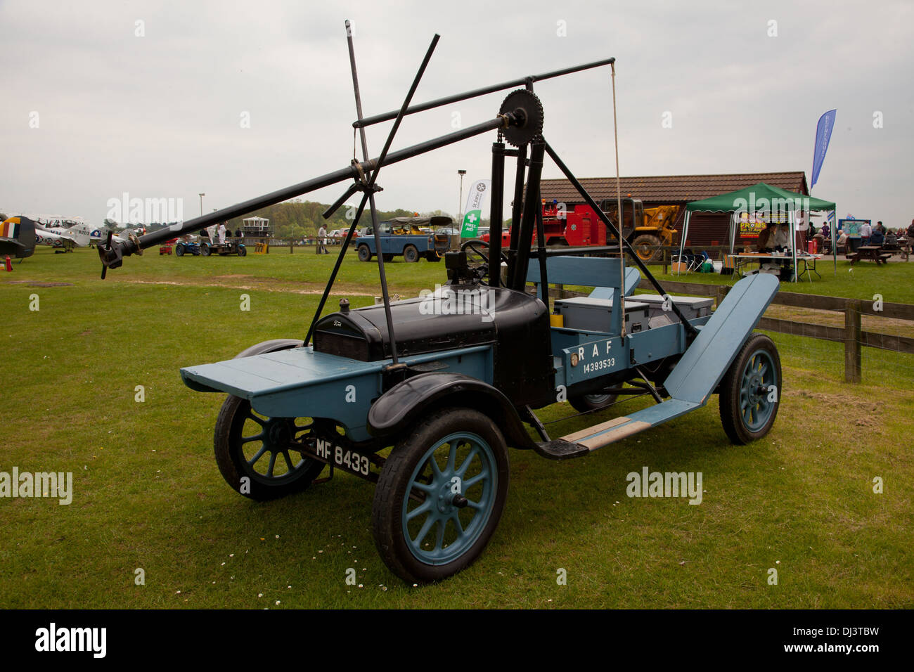 Ein Hucks Starter Fahrzeug bei einer Flugschau Shuttleworth Collection Old Warden Airfield Bedfordshire Stockfoto