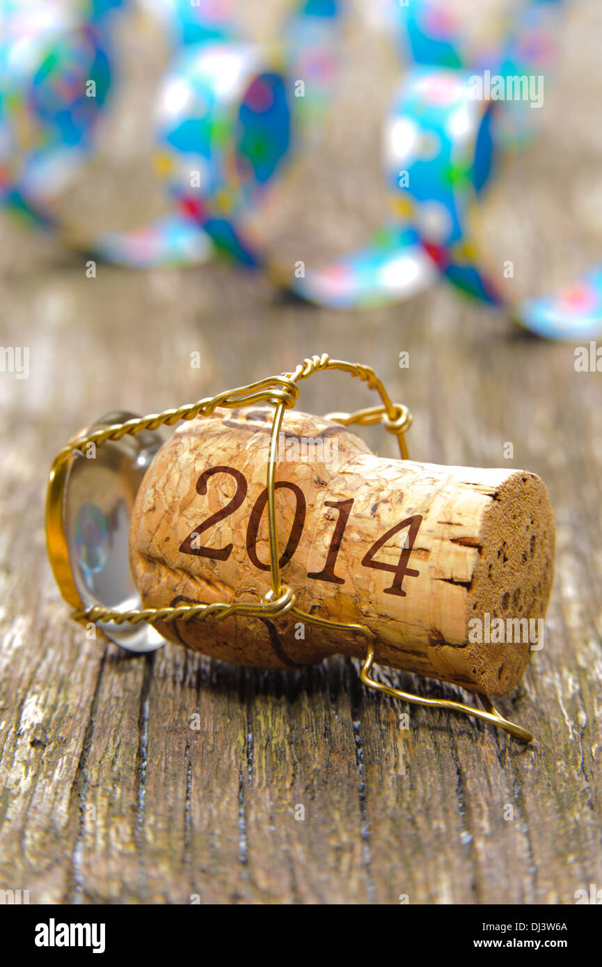 Sektkorken für Silvesterparty 2014 eröffnet Stockfoto