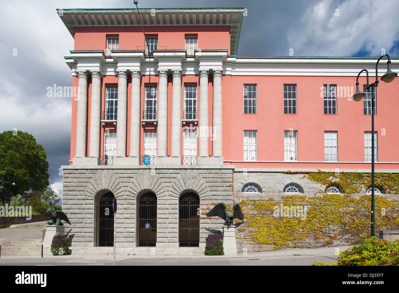 Norwegisches rathaus -Fotos und -Bildmaterial in hoher Auflösung – Alamy