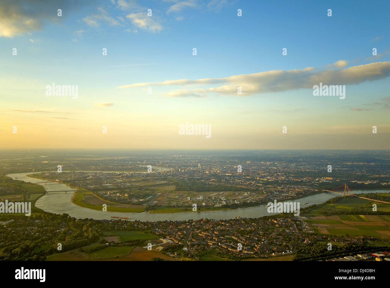 Blick aus dem Ballon nach Düsseldorf Stockfoto