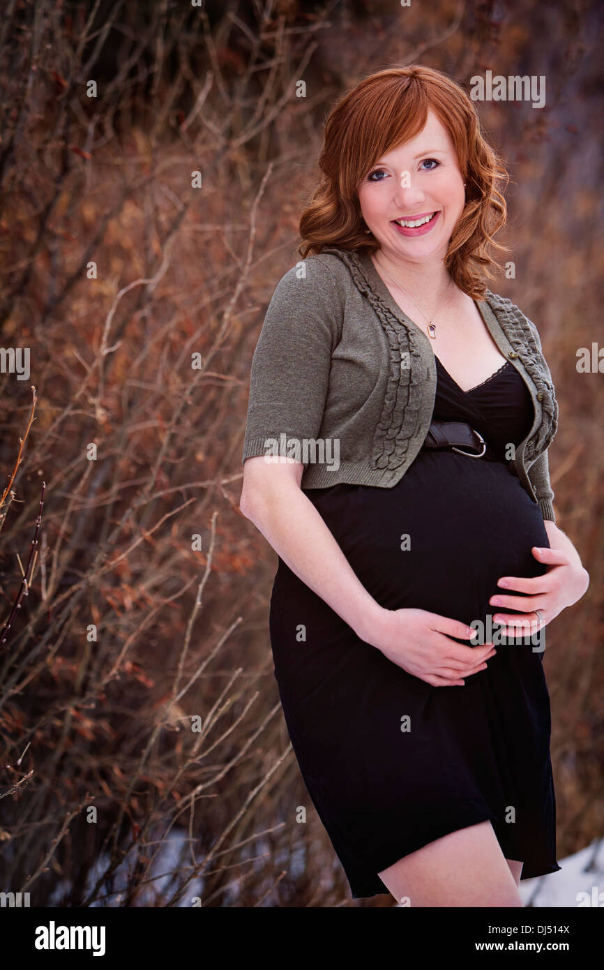 Porträt einer schwangeren Frau; Edmonton, Alberta, Kanada Stockfoto