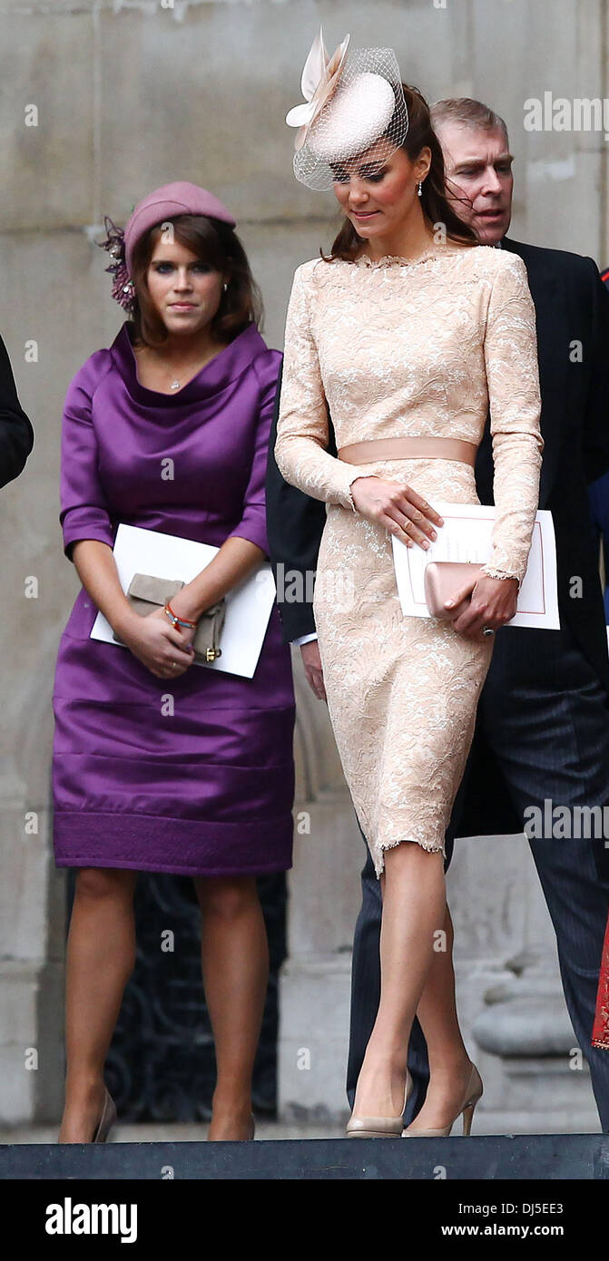 Prinzessin Eugenie, Catherine, Herzogin von Cambridge, aka Kate Middleton verlassen die Königin Diamond Jubilee Dankgottesdienst in St. Pauls Cathedral London, England - 05.06.12 Stockfoto