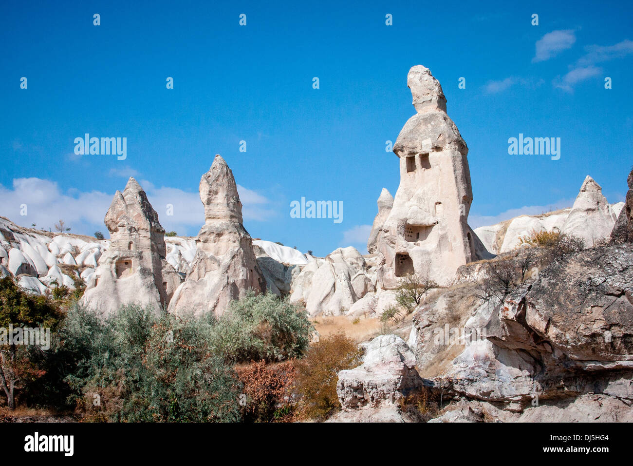 Einzigartigen Felsformationen und Höhlenwohnungen in der Pigeon Valley, Kappadokien, südlichen Anatolien, Türkei. Stockfoto