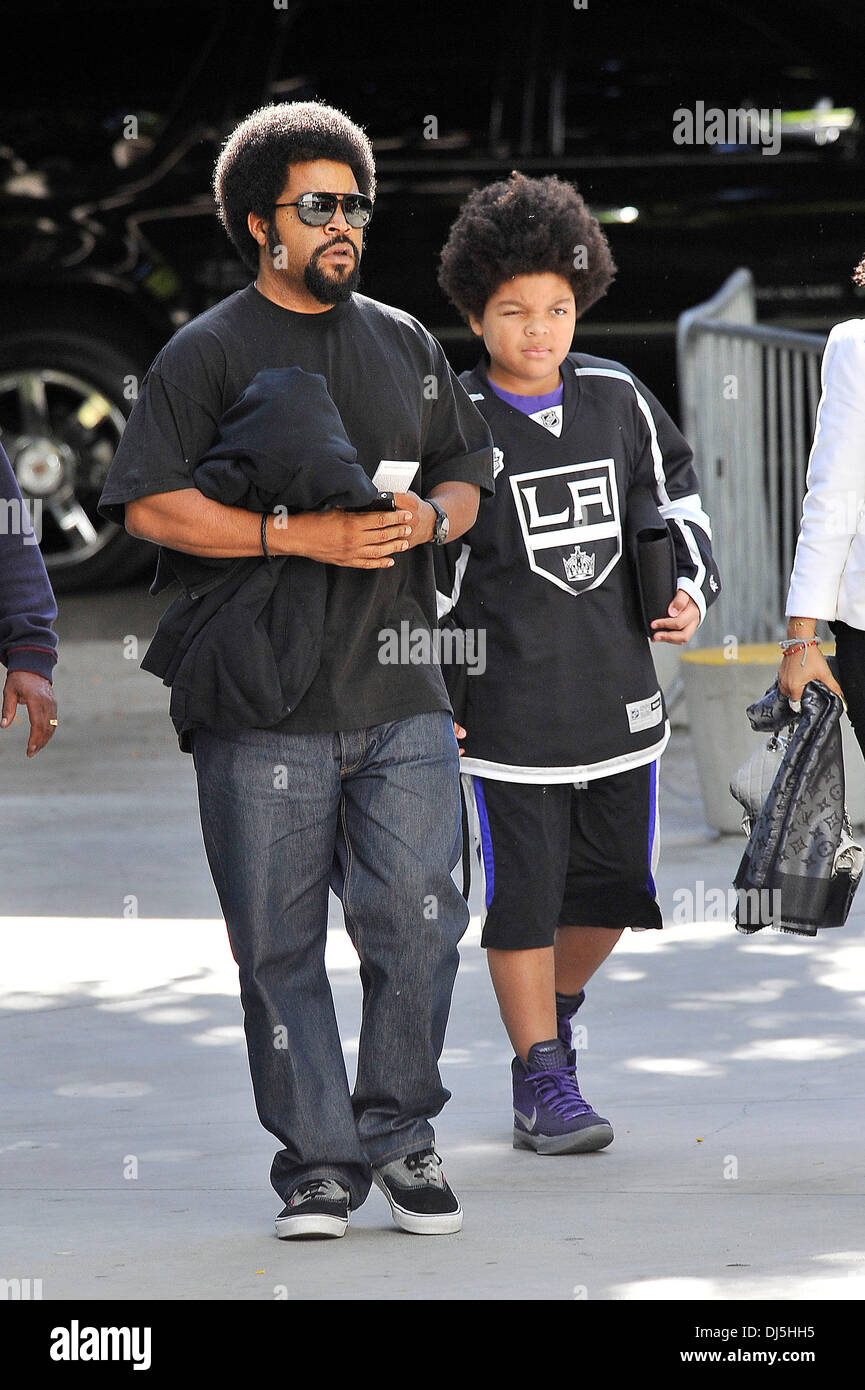 Rapper/Schauspieler Ice Cube und Sohn O'Shea Jackson Jr., kommen für Spiel vier der 2012 Stanley-Cup-Finale zwischen den Los Angeles Kings und den New Jersey Devils im Staples Center Los Angeles, Kalifornien - 06.06.12 Stockfoto