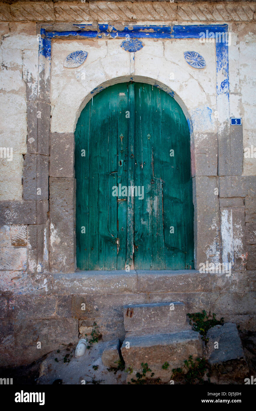 Eine herkömmliche Tür in der antiken griechischen Dorf Sinassos in Kappadokien, Sothern Anatolien, Türkei. Stockfoto