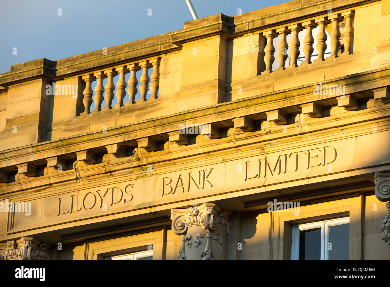 Die alte Lloyds Bank Gebäude in Alnwick, Northumberland, UK. Stockfoto