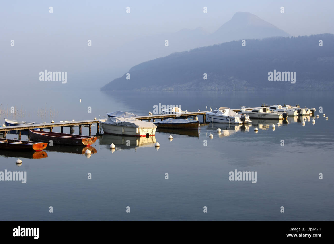 Bootssteg, Lac d ' Annecy Stockfoto