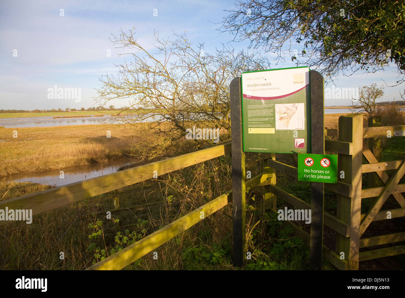 Schild am Walberswick National Nature reserve Feuchtgebiet Umwelt Sümpfe Blythburgh, Suffolk, England Stockfoto