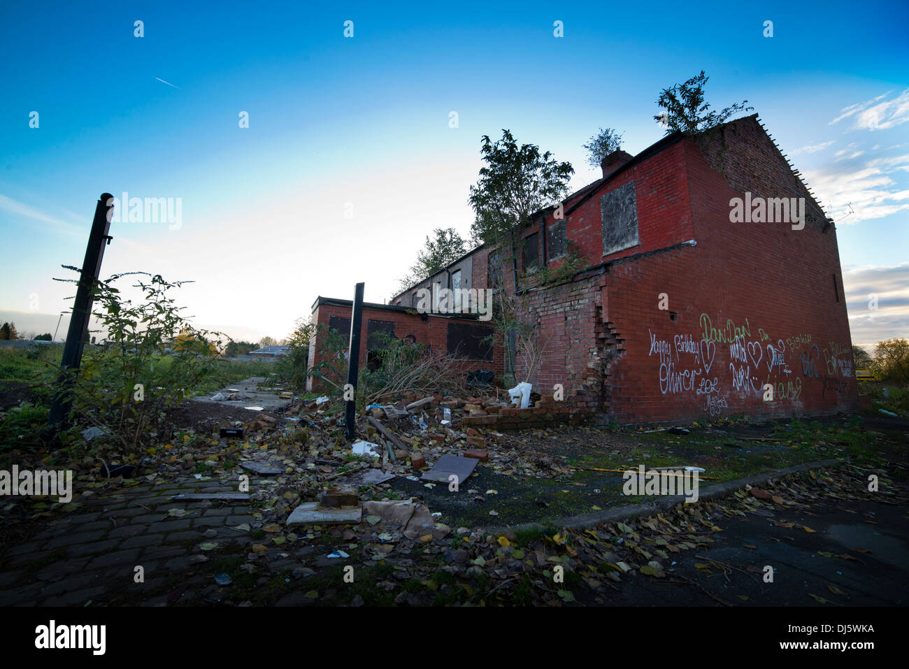 Verlassener Häuser warten auf Abbruch, städtische Erneuerung und Regeneration. Stockfoto