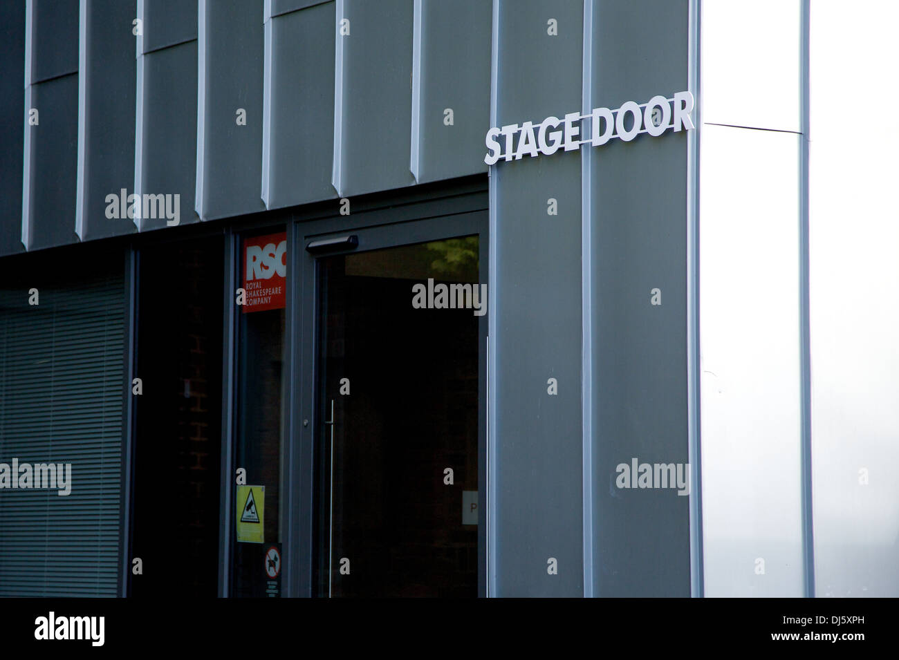 Bühneneingang des RSC Theatre in Stratford-upon-Avon, Warwickshire Stockfoto