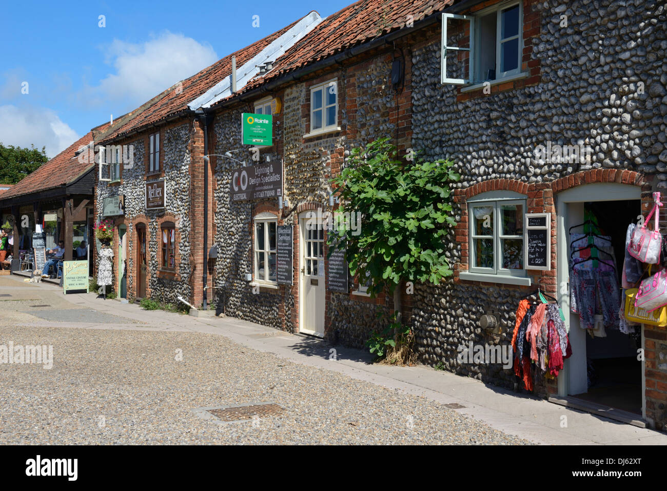 Reihe von Geschäften, Kapelle Hof, Holt, Norfolk, England, Vereinigtes Königreich, UK, Europa Stockfoto